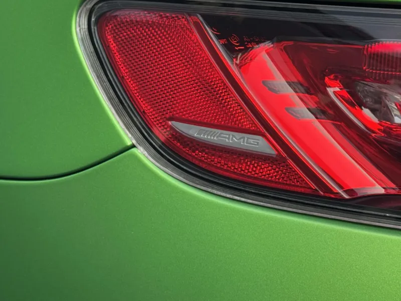Mercedes-Benz AMG GT – R 4.0 V8 430kW, Carbon Ceramic