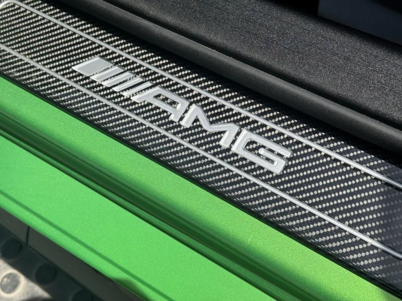 Mercedes-Benz AMG GT – R 4.0 V8 430kW, Carbon Ceramic