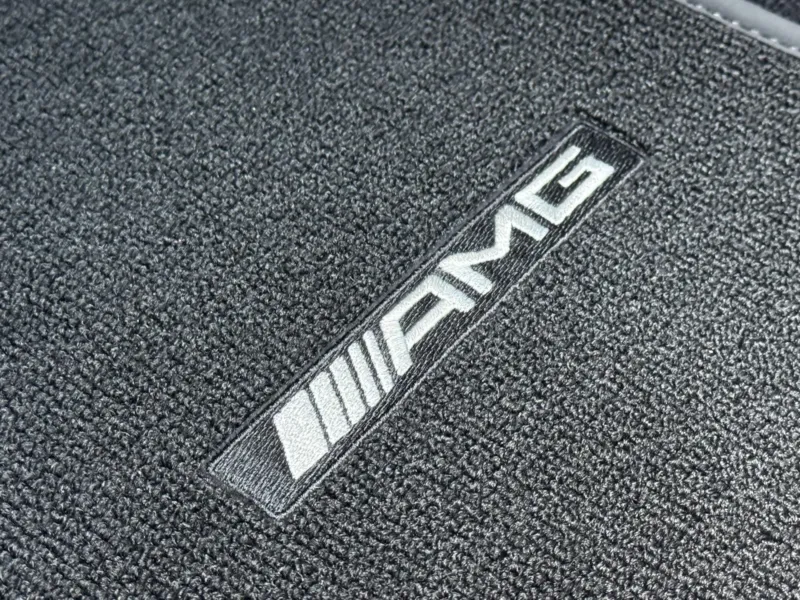 Mercedes-Benz AMG GT – R 4.0 V8 430kW, Carbon Ceramic