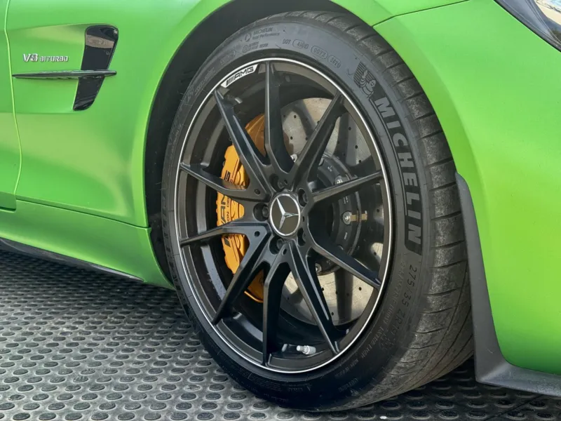 Mercedes-Benz AMG GT – R 4.0 V8 430kW, Carbon Ceramic