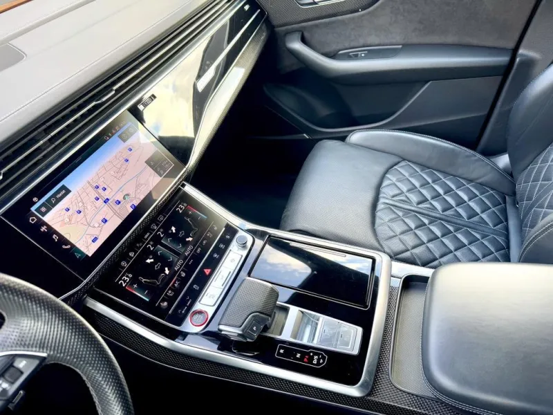 Audi SQ8 – 4.0 V8 TDI B&O Matrix DPH ČR