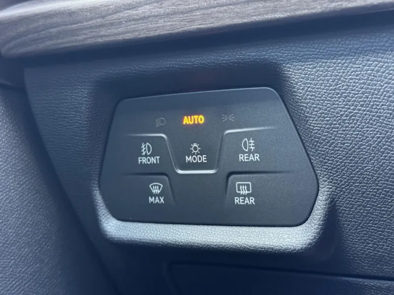 Seat Leon – 1.5eTSi DSG Xcellence DPH 1Maj