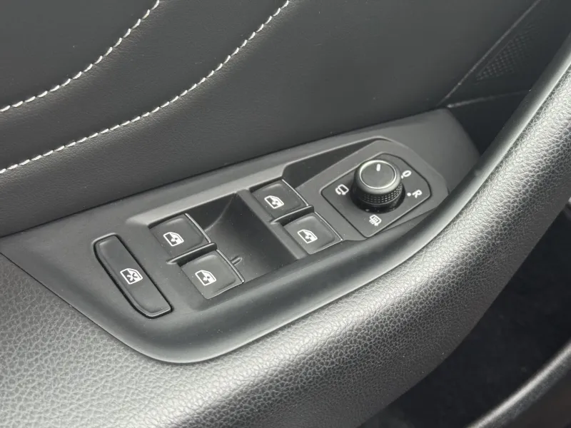 Volkswagen Passat – 1.5TSi DSG Elegance, ČR, 360°