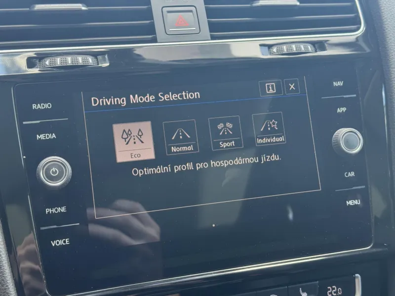 Volkswagen Golf – VII 1.4TSi MAN Highline, PANO