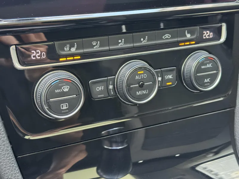 Volkswagen Golf – VII 1.4TSi MAN Highline, PANO