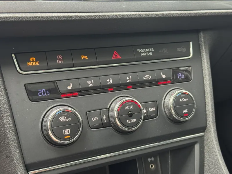 Seat Leon – 1.4TSi 92kW MAN FR, PANO 1.Maj