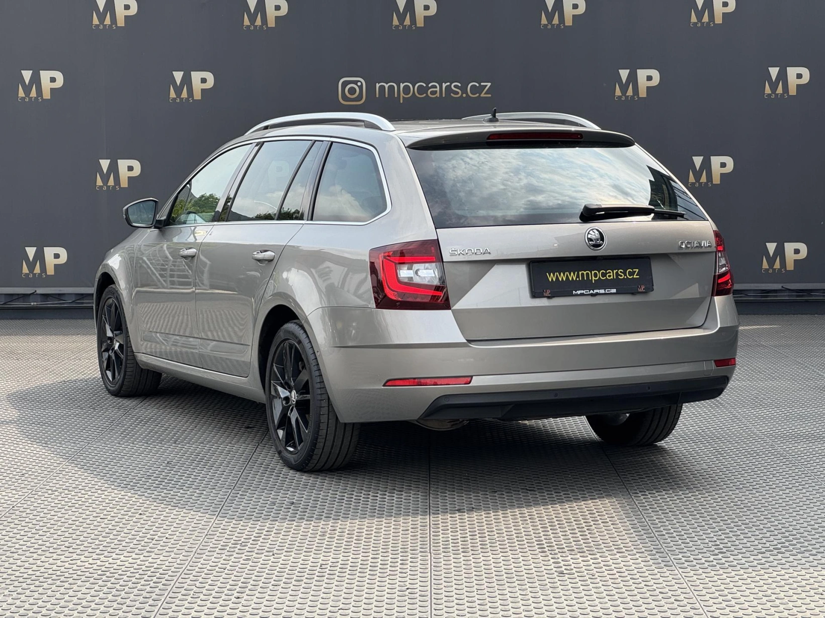 Škoda Octavia – III 1.5TSi DSG Style+, 1.Maj