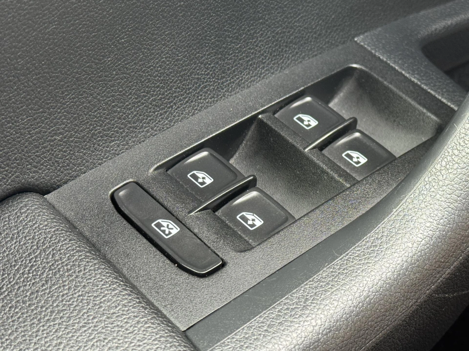 Škoda Octavia – III 1.5TSi DSG Style+, 1.Maj