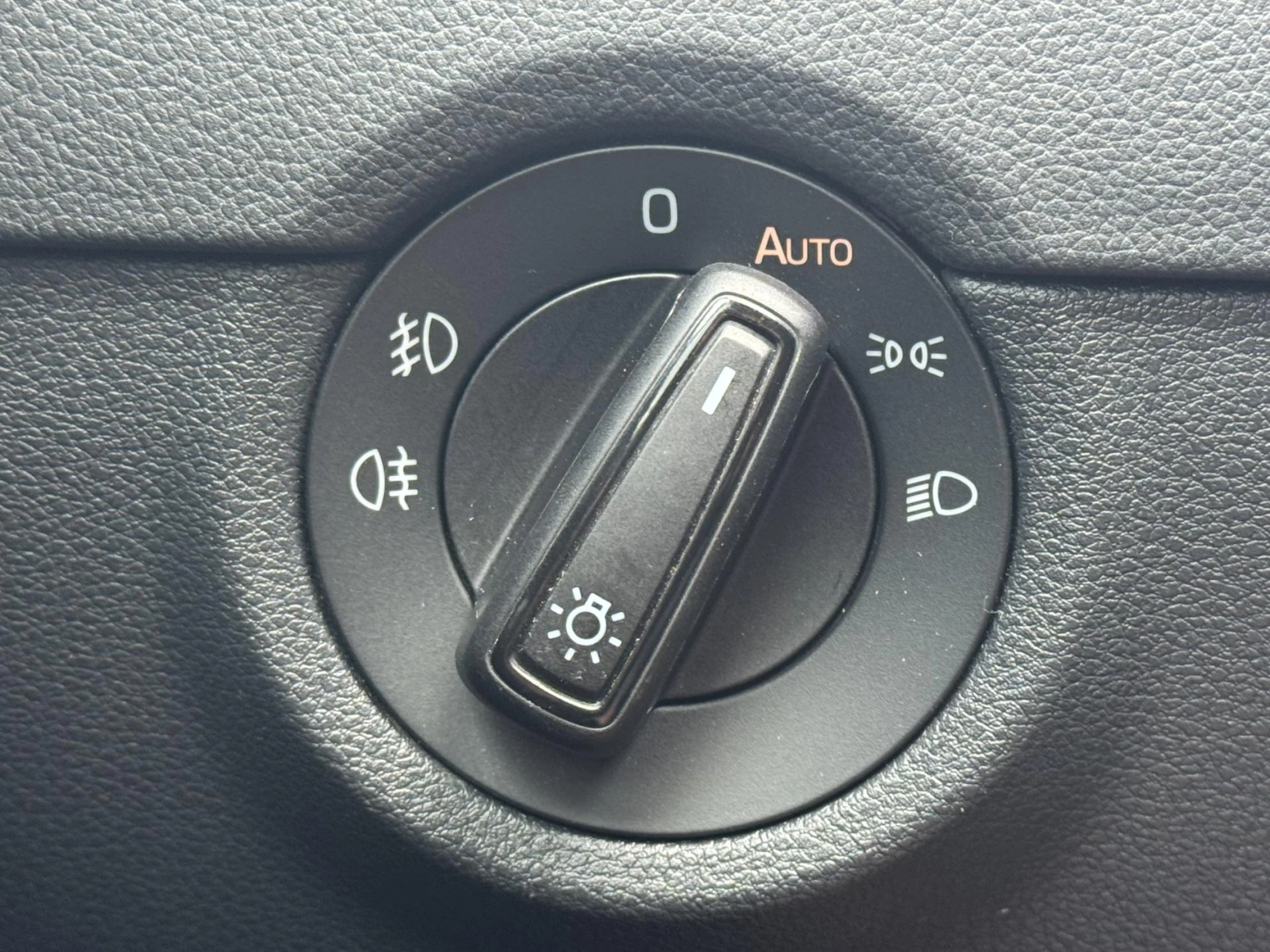Škoda Octavia – III 1.5TSi DSG Style+, 1.Maj