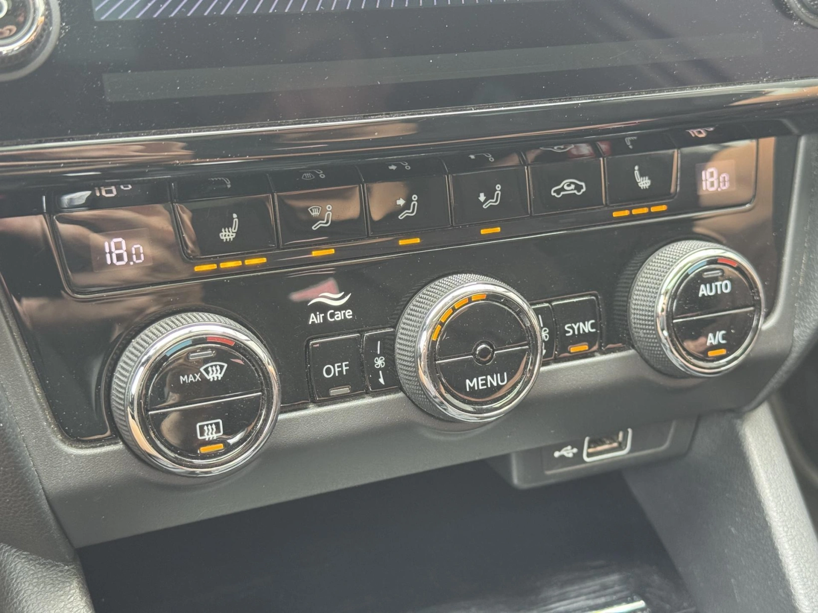 Škoda Octavia – III 1.5TSi DSG Style+, 1.Maj