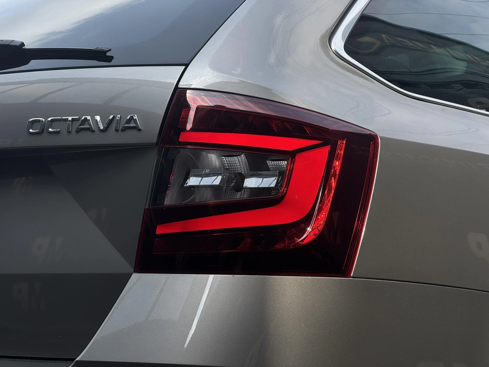 Škoda Octavia – III 1.5TSi DSG Style+, 1.Maj