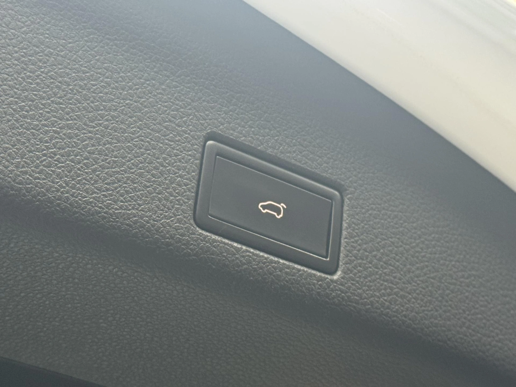 Volkswagen Sharan – 2.0TDi 110kW Highline, 7míst