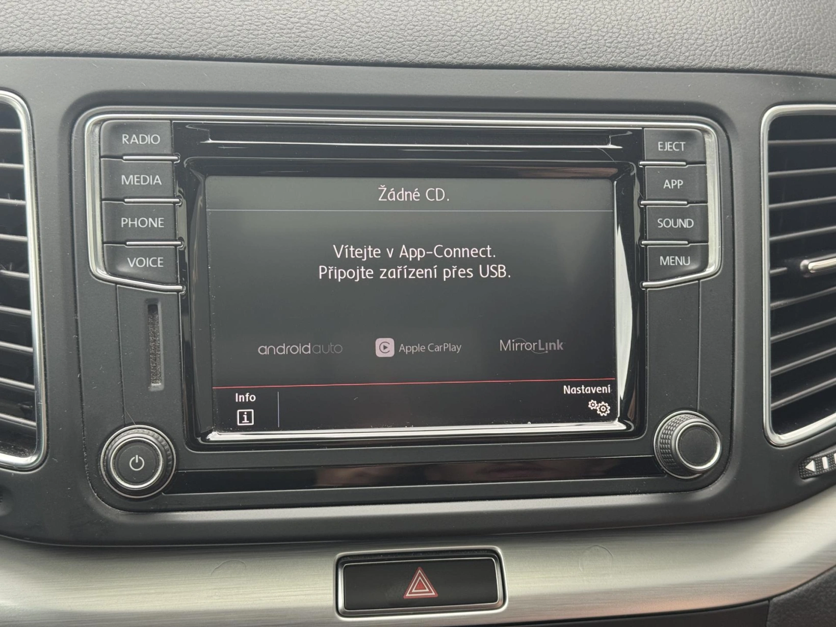 Volkswagen Sharan – 2.0TDi 110kW Highline, 7míst