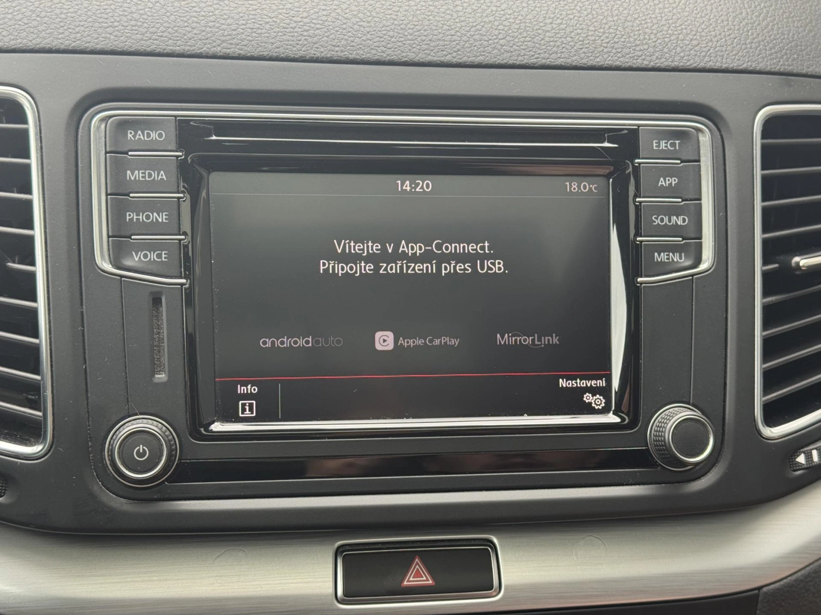 Volkswagen Sharan – 2.0TDi 110kW Highline, 7míst