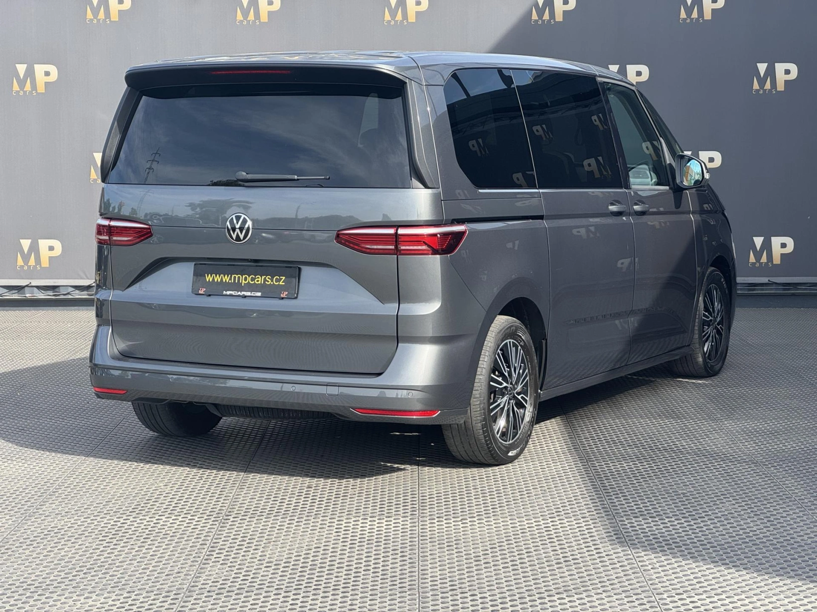 Volkswagen Multivan – T7 2.0TDi Style+, 1.MAJ, DPH