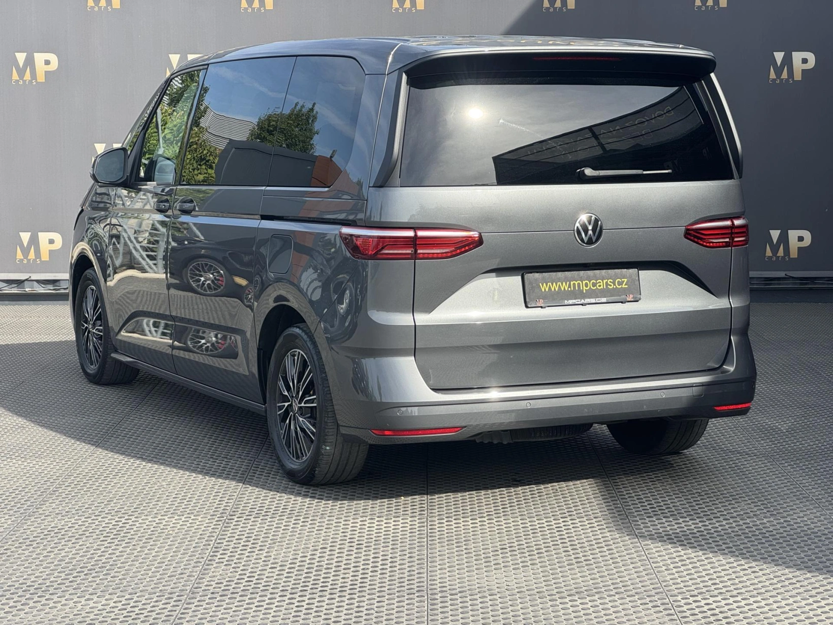 Volkswagen Multivan – T7 2.0TDi Style+, 1.MAJ, DPH