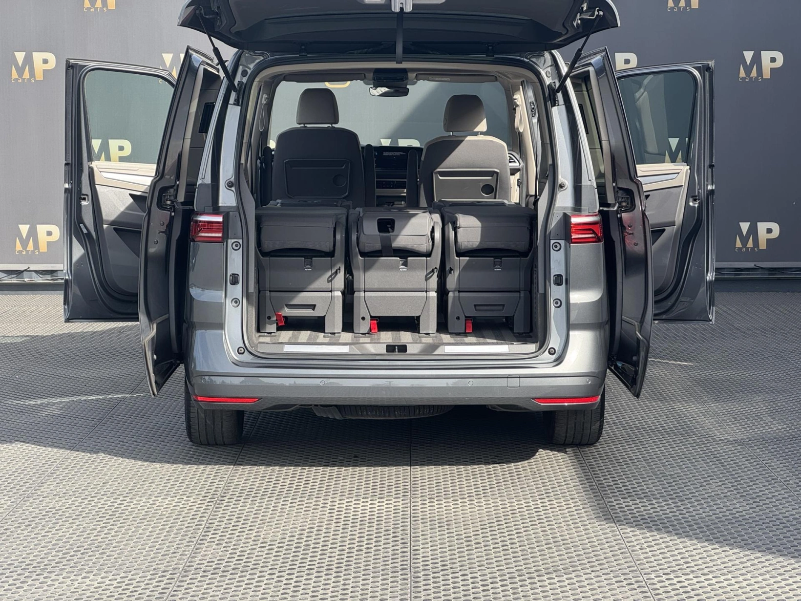 Volkswagen Multivan – T7 2.0TDi Style+, 1.MAJ, DPH