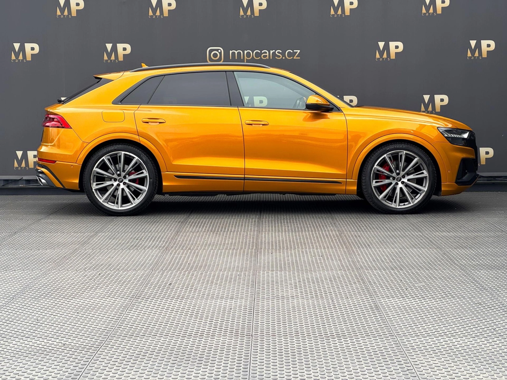Audi SQ8 – 4.0 V8 TDI B&O Matrix DPH ČR