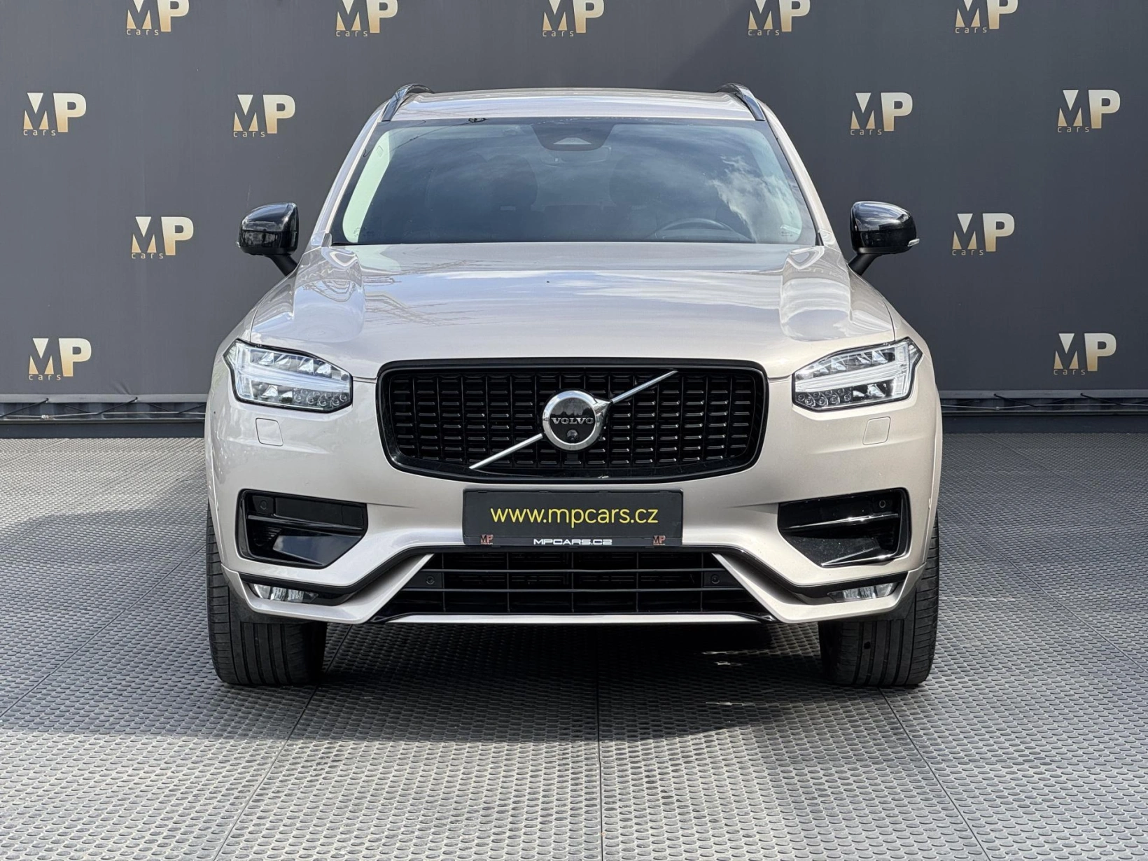 Volvo XC90 – B5 4X4 Ultimate, DPH, 1.MAJ