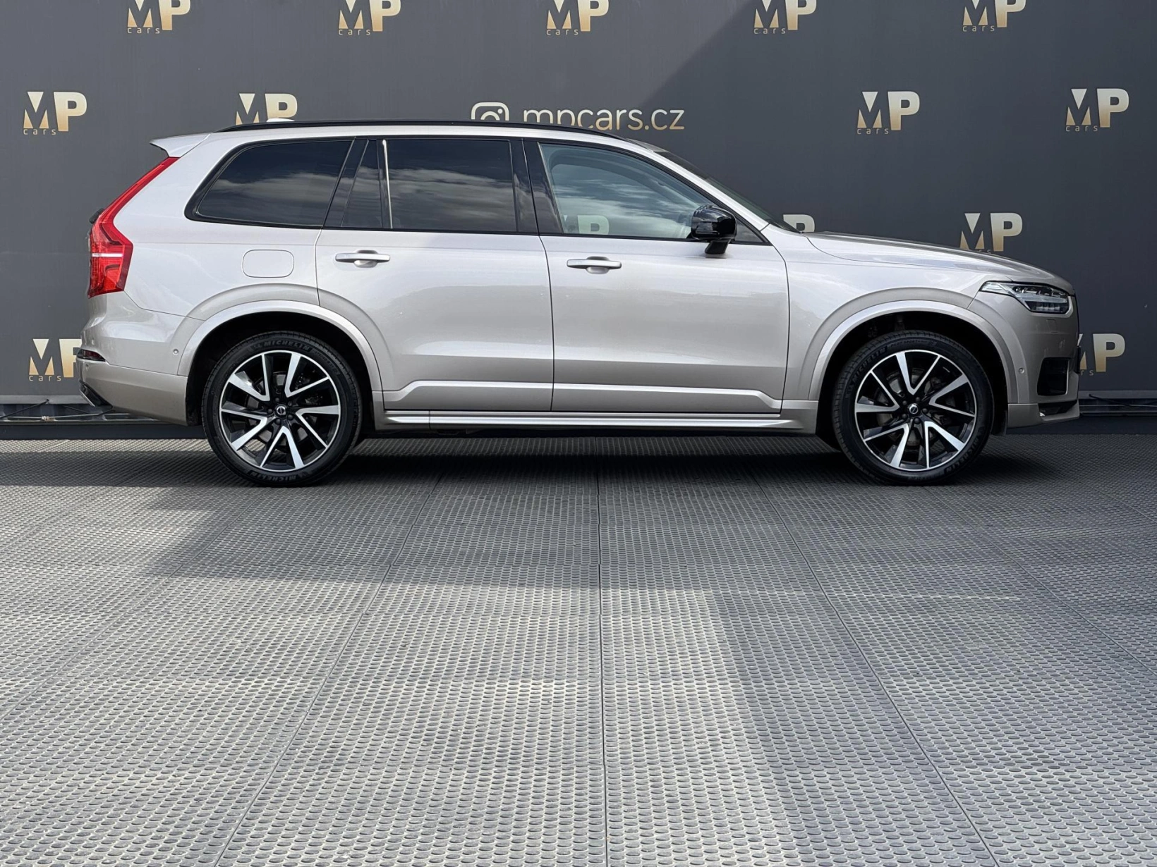 Volvo XC90 – B5 4X4 Ultimate, DPH, 1.MAJ