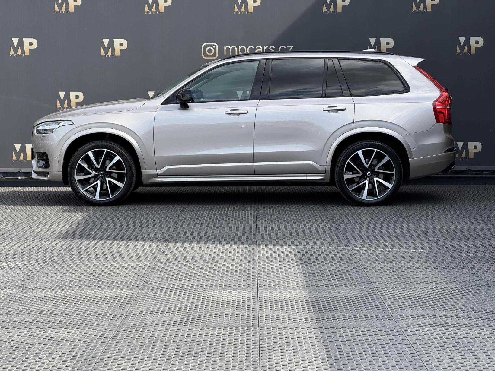 Volvo XC90 – B5 4X4 Ultimate, DPH, 1.MAJ