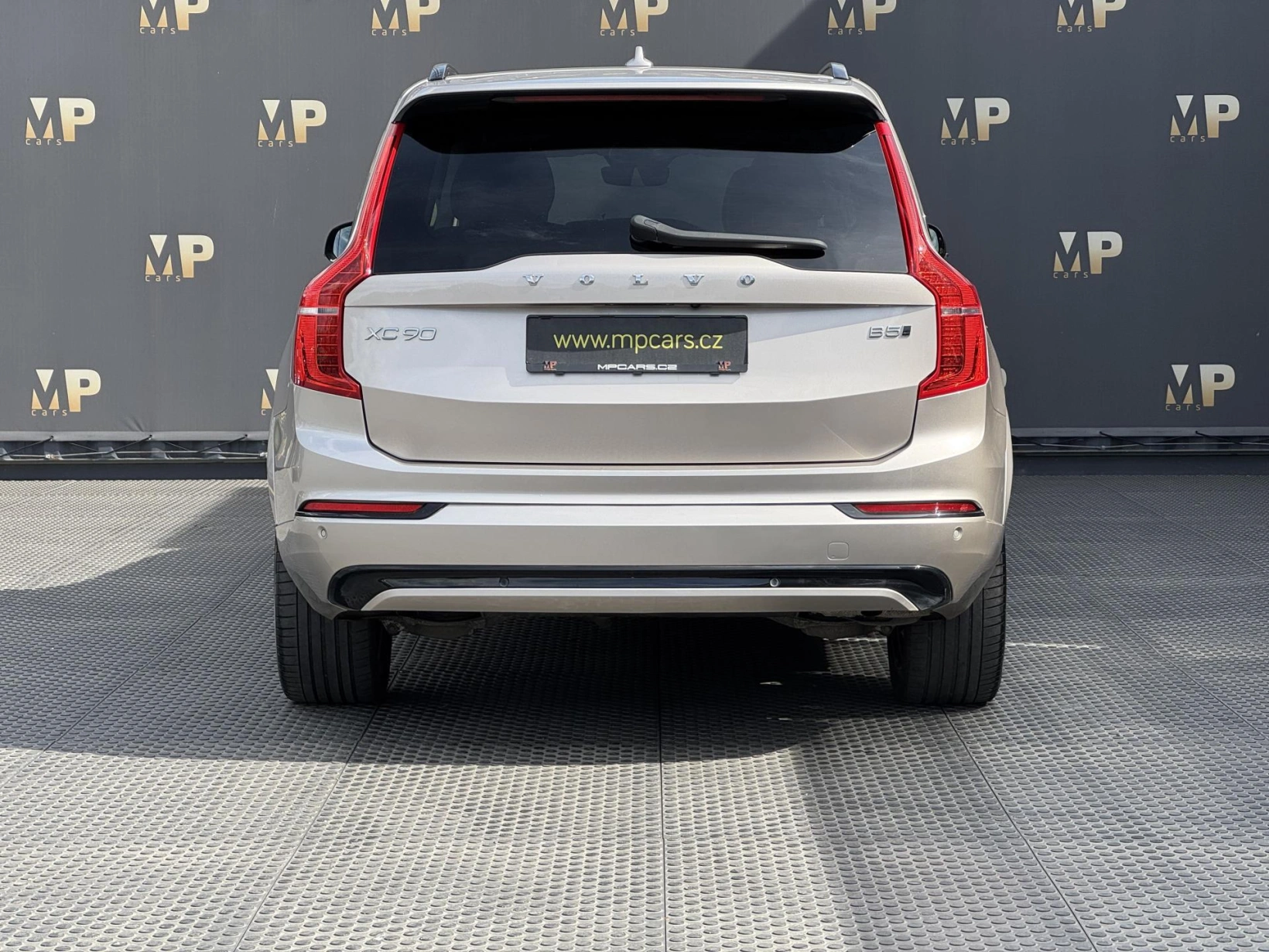 Volvo XC90 – B5 4X4 Ultimate, DPH, 1.MAJ