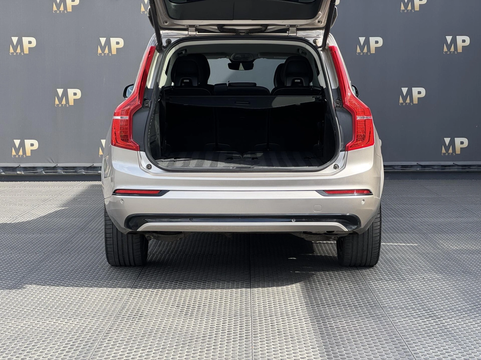 Volvo XC90 – B5 4X4 Ultimate, DPH, 1.MAJ
