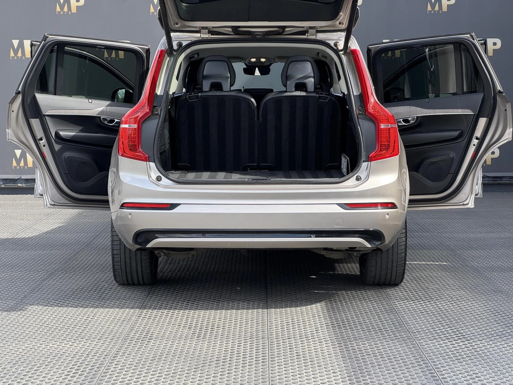 Volvo XC90 – B5 4X4 Ultimate, DPH, 1.MAJ