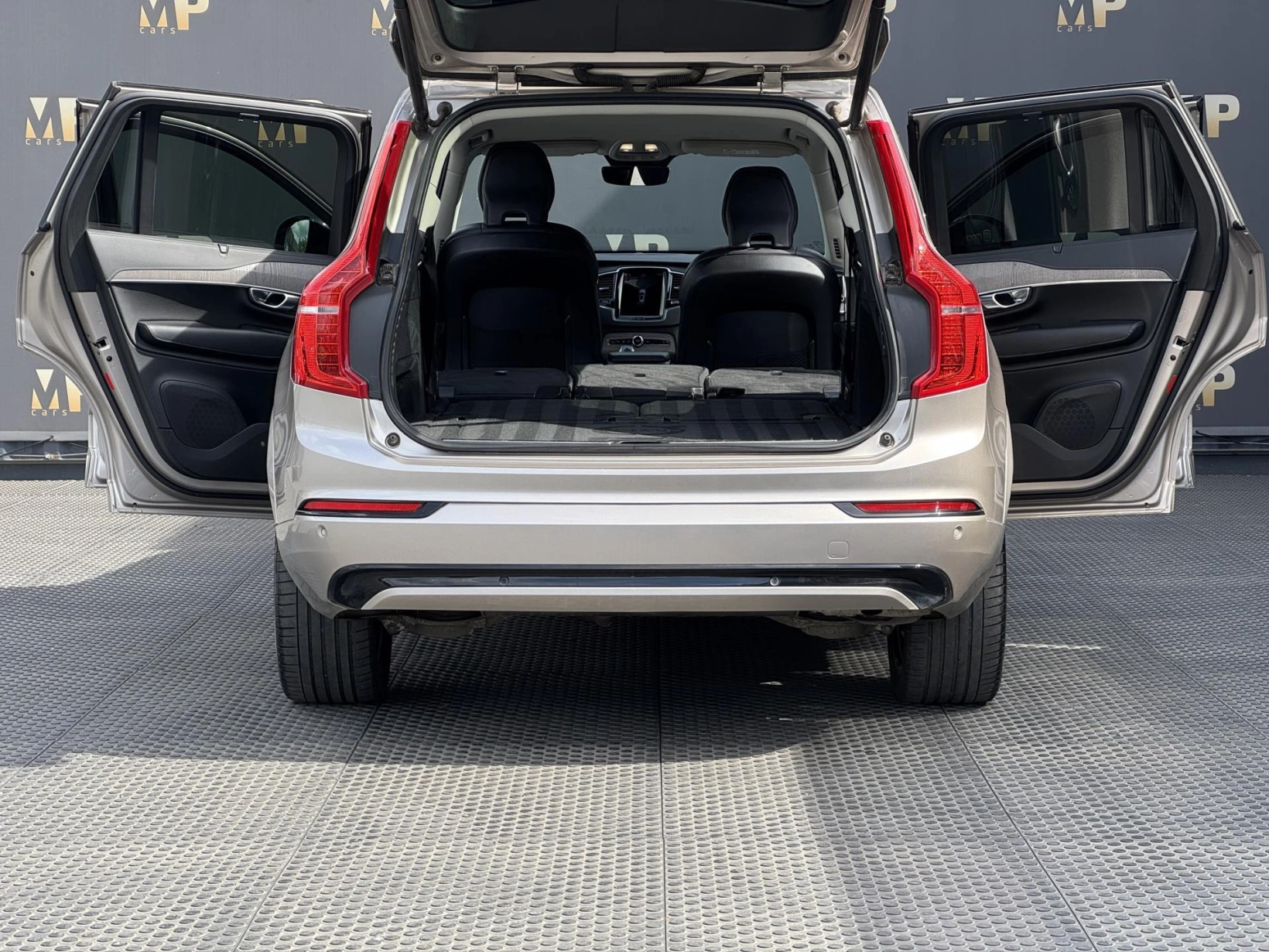 Volvo XC90 – B5 4X4 Ultimate, DPH, 1.MAJ