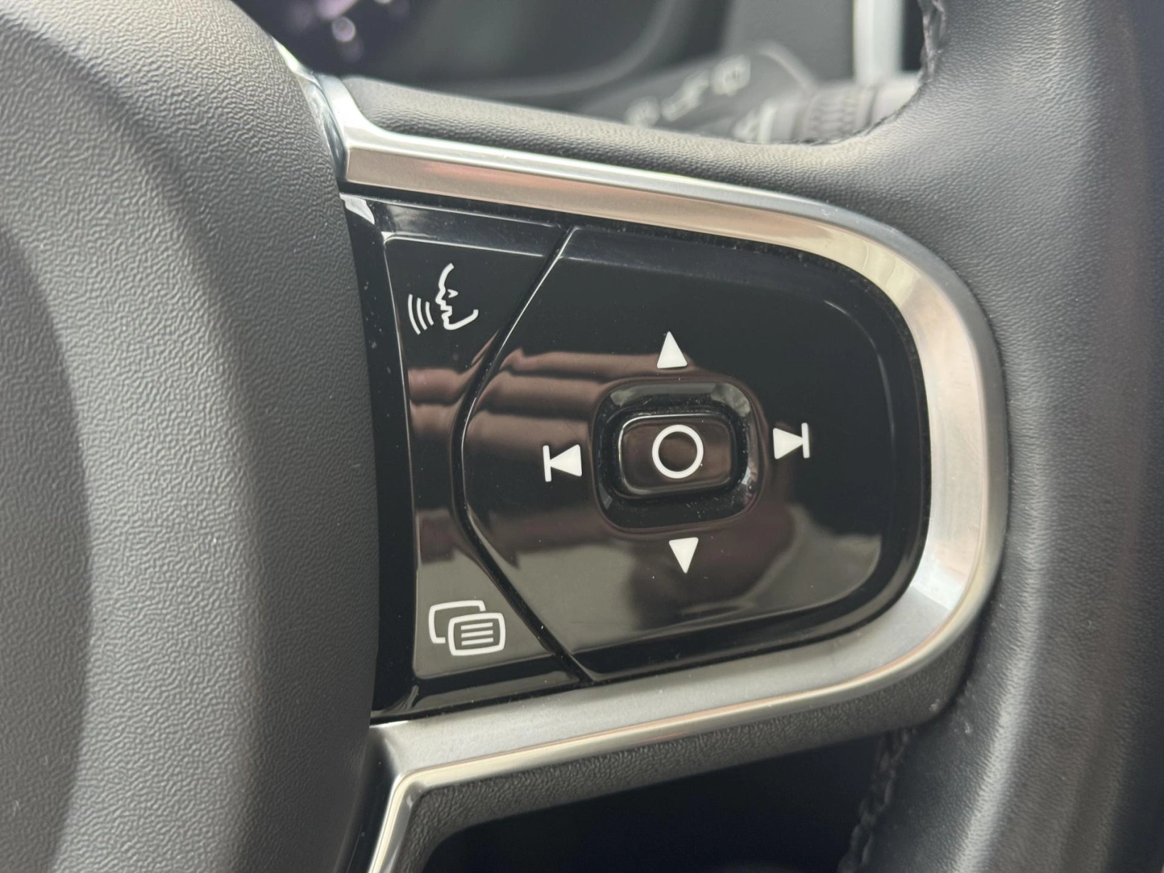 Volvo XC90 – B5 4X4 Ultimate, DPH, 1.MAJ