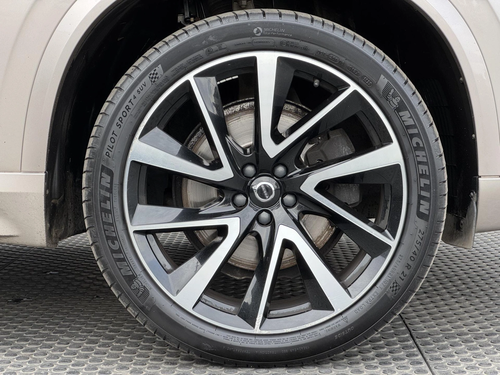 Volvo XC90 – B5 4X4 Ultimate, DPH, 1.MAJ