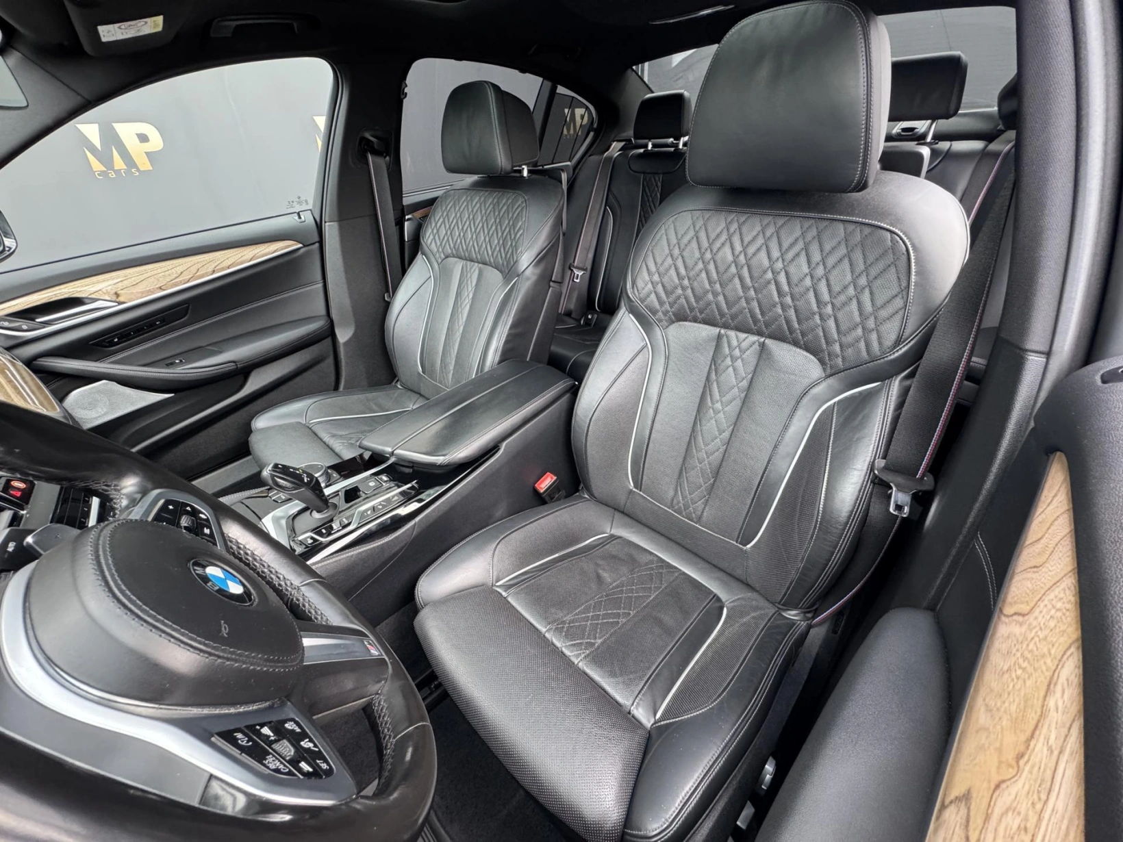 BMW Řada 5 – M550i xDrive Laser, DPH, 1.Maj