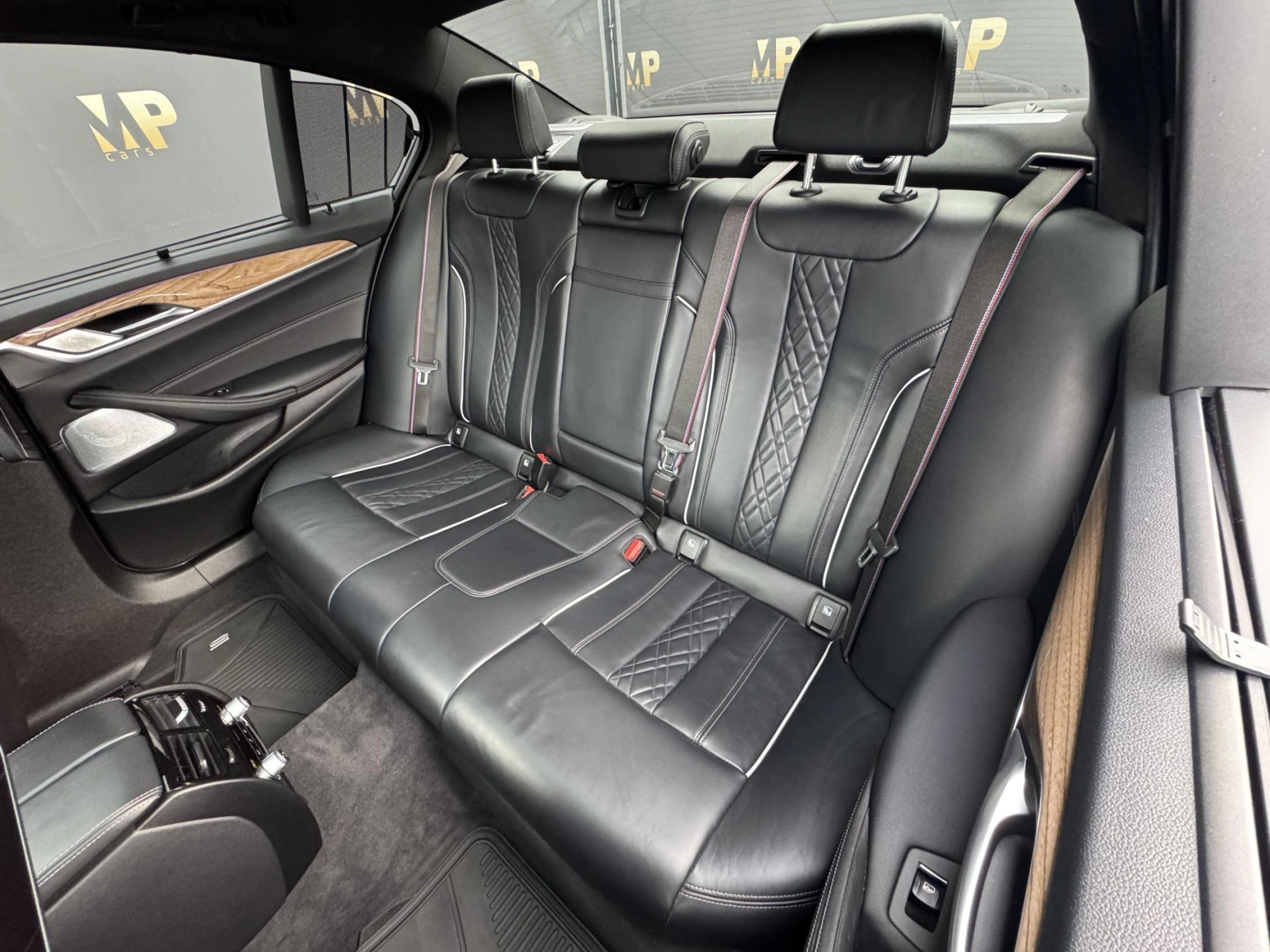 BMW Řada 5 – M550i xDrive Laser, DPH, 1.Maj