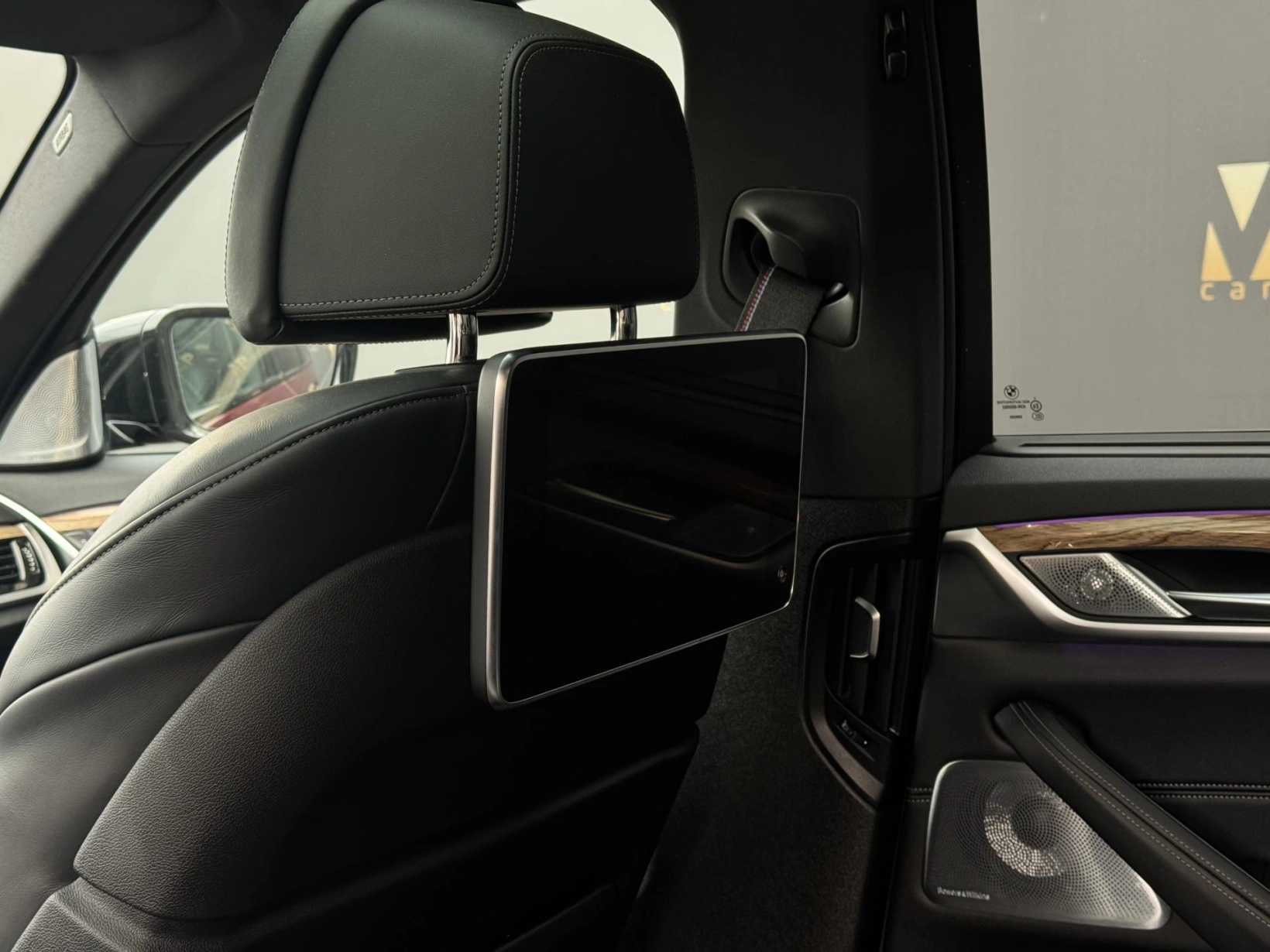 BMW Řada 5 – M550i xDrive Laser, DPH, 1.Maj