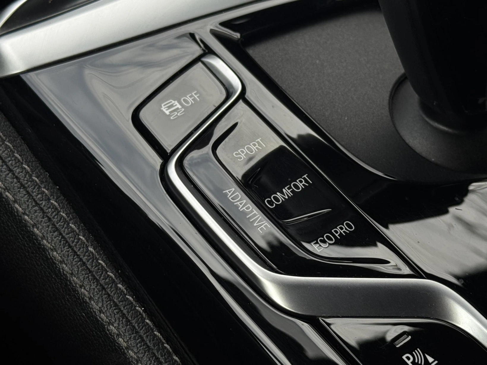 BMW Řada 5 – M550i xDrive Laser, DPH, 1.Maj