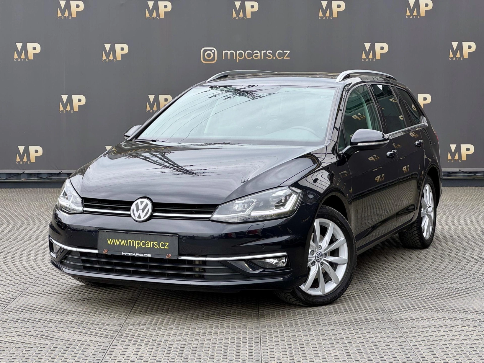 Volkswagen Golf – 2.0TDi MAN Highline+, DPH, RZV