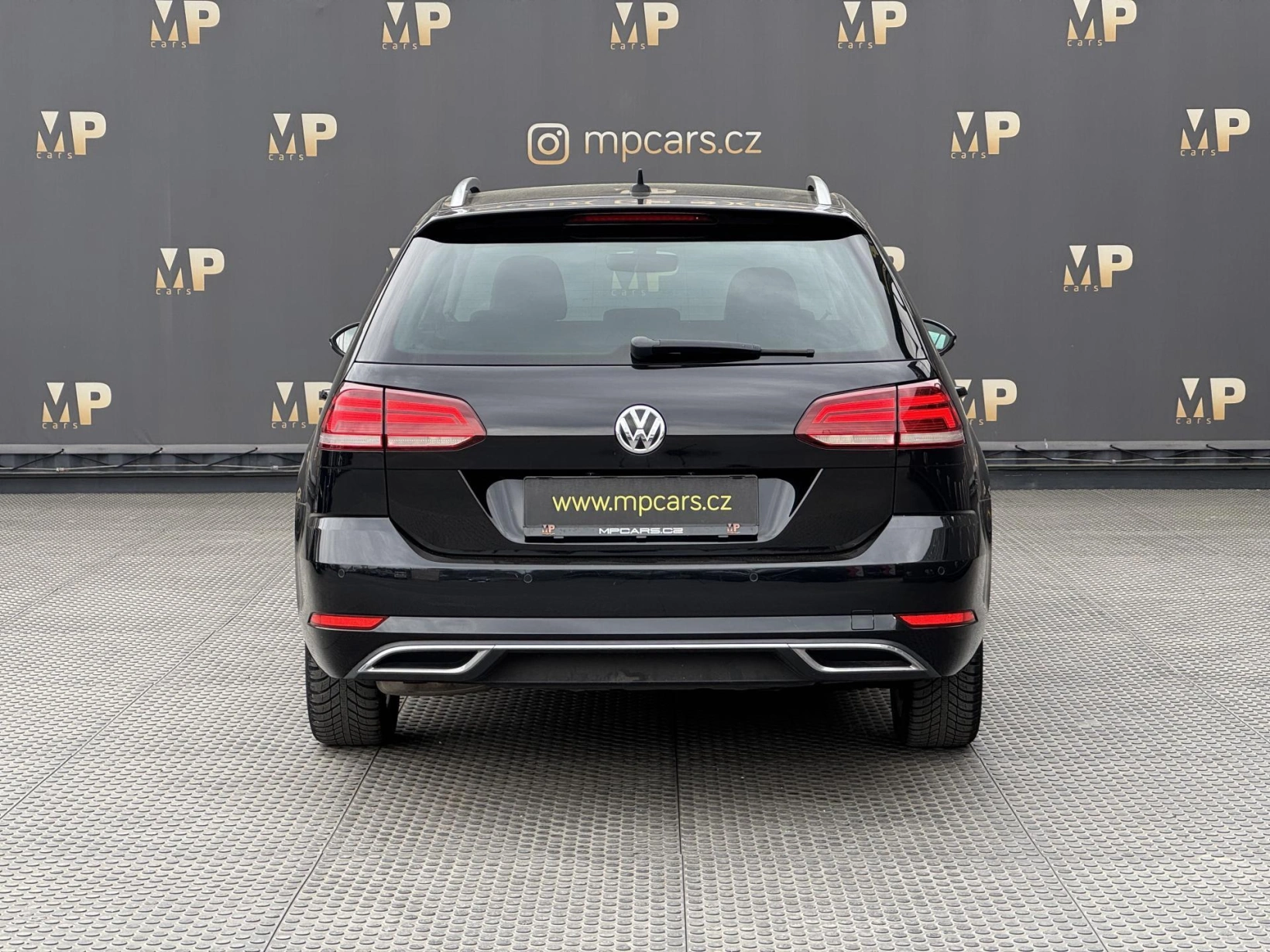 Volkswagen Golf – 2.0TDi MAN Highline+, DPH, RZV