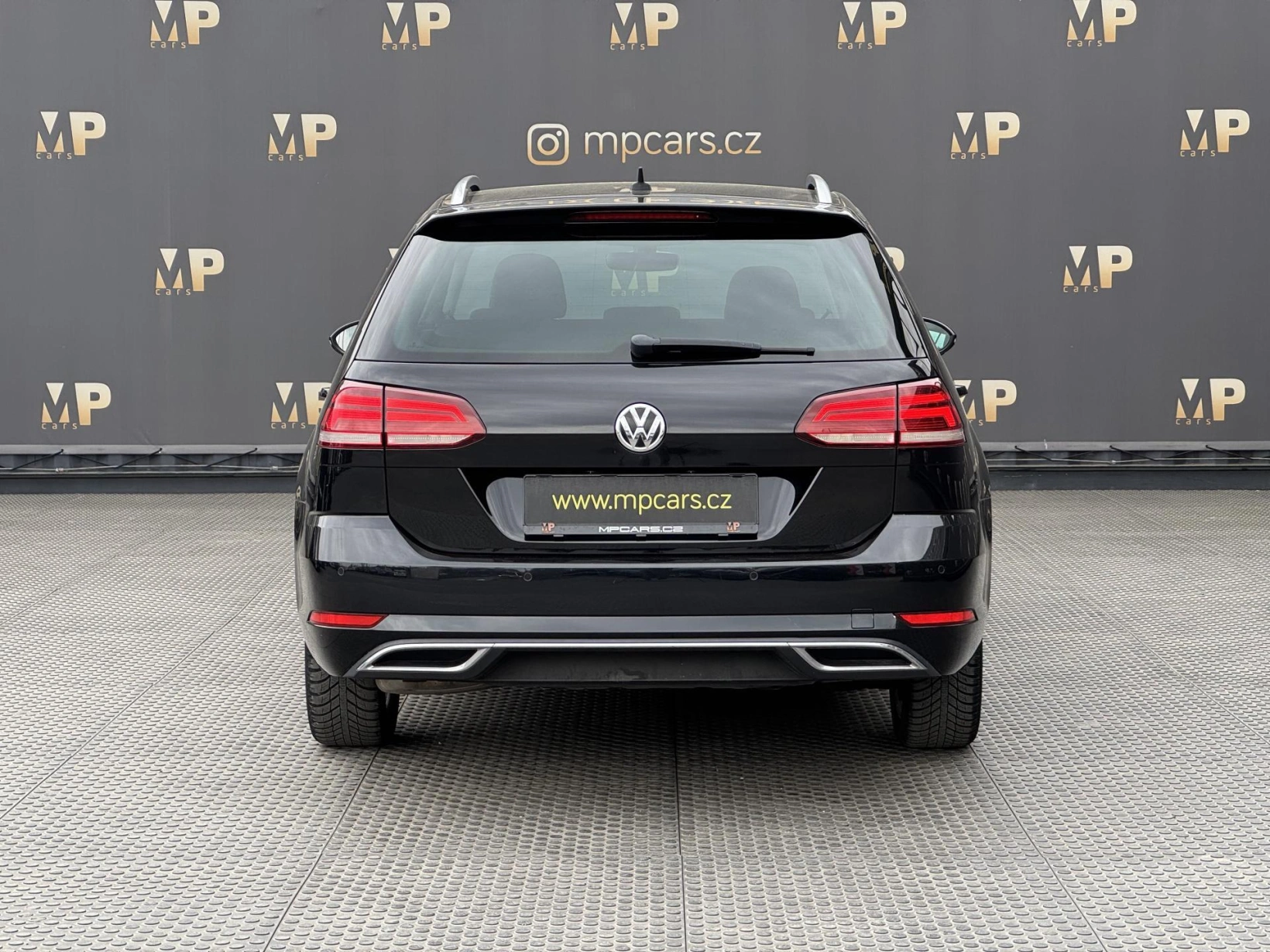 Volkswagen Golf – 2.0TDi MAN Highline+, DPH, RZV