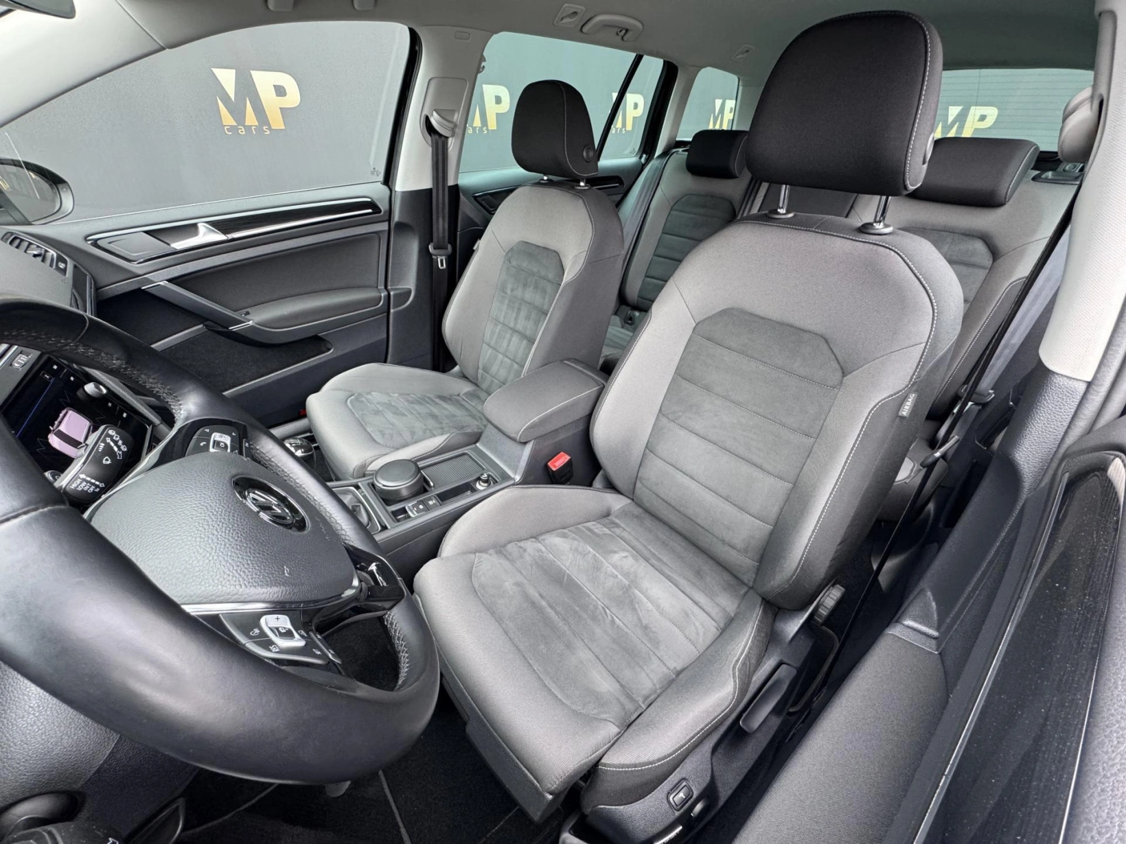 Volkswagen Golf – 2.0TDi MAN Highline+, DPH, RZV