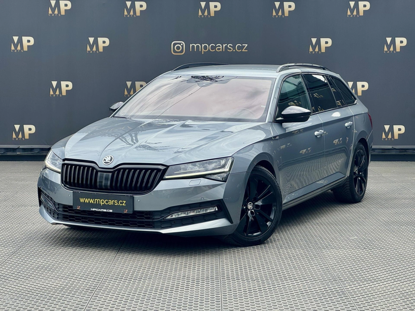 Škoda Superb – 2.0TDi DSG Sportline ACC Kessy