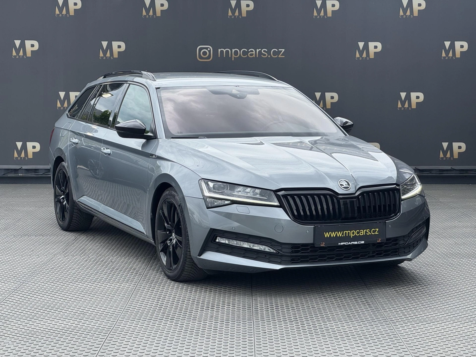Škoda Superb – 2.0TDi DSG Sportline ACC Kessy