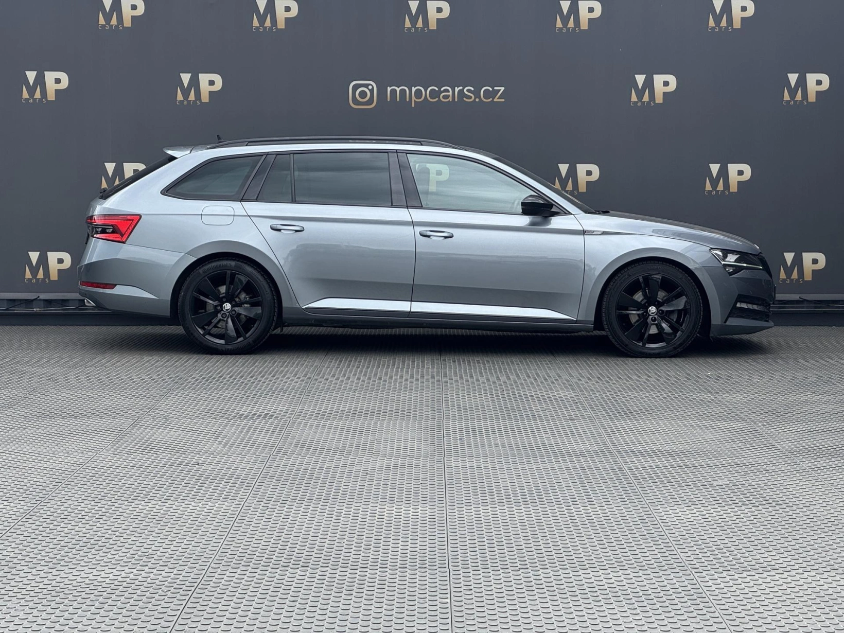 Škoda Superb – 2.0TDi DSG Sportline ACC Kessy