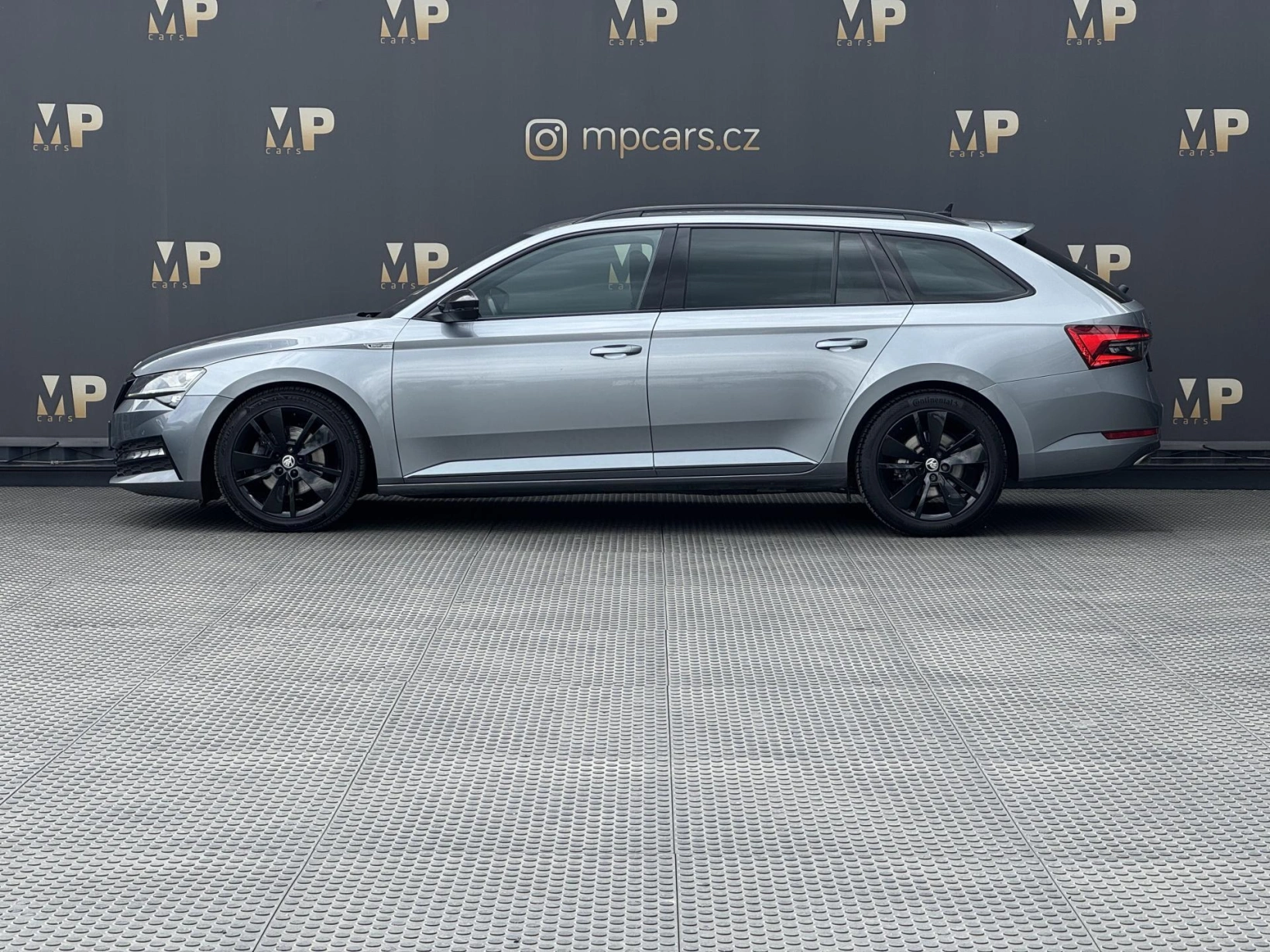 Škoda Superb – 2.0TDi DSG Sportline ACC Kessy
