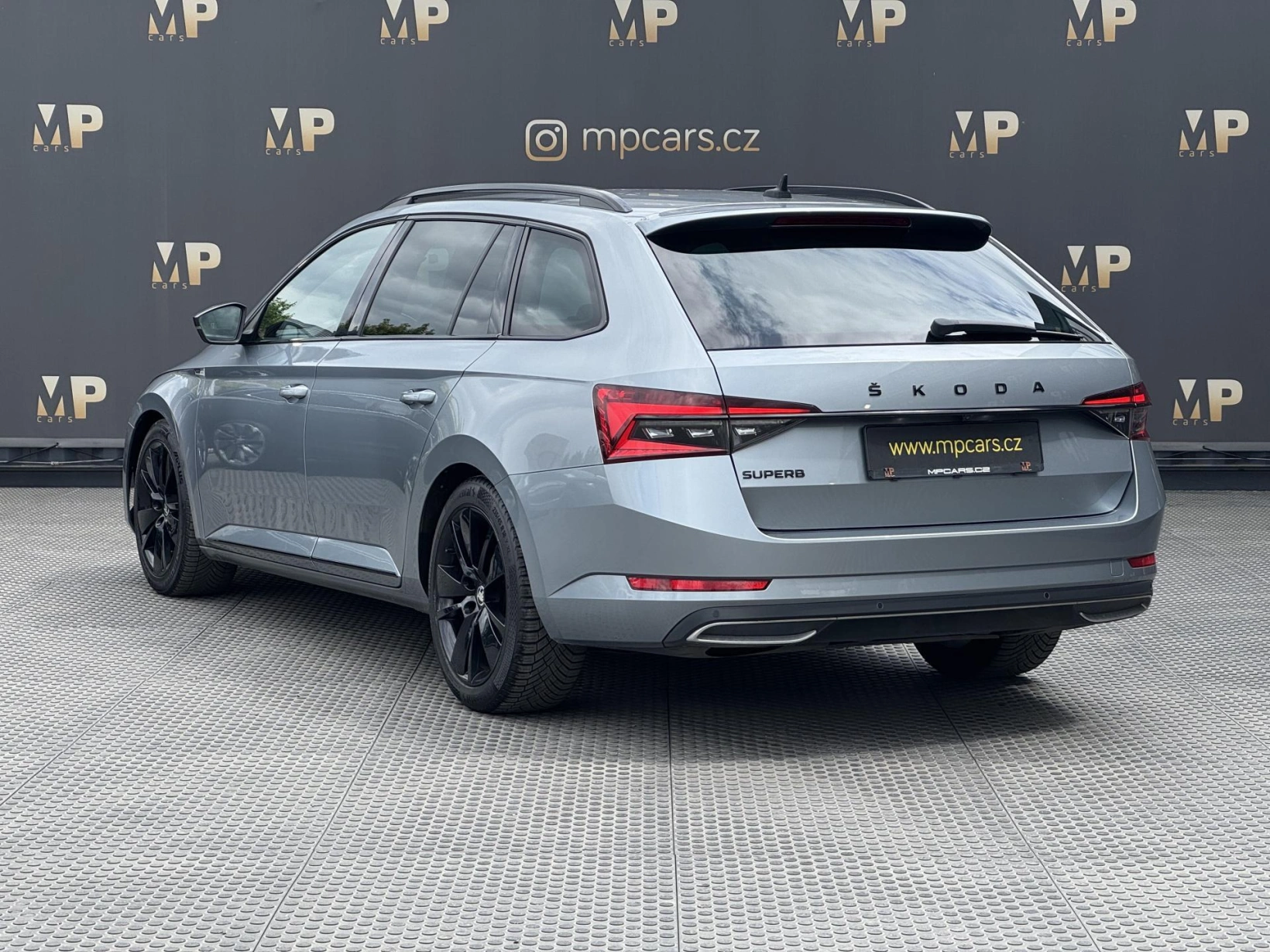 Škoda Superb – 2.0TDi DSG Sportline ACC Kessy