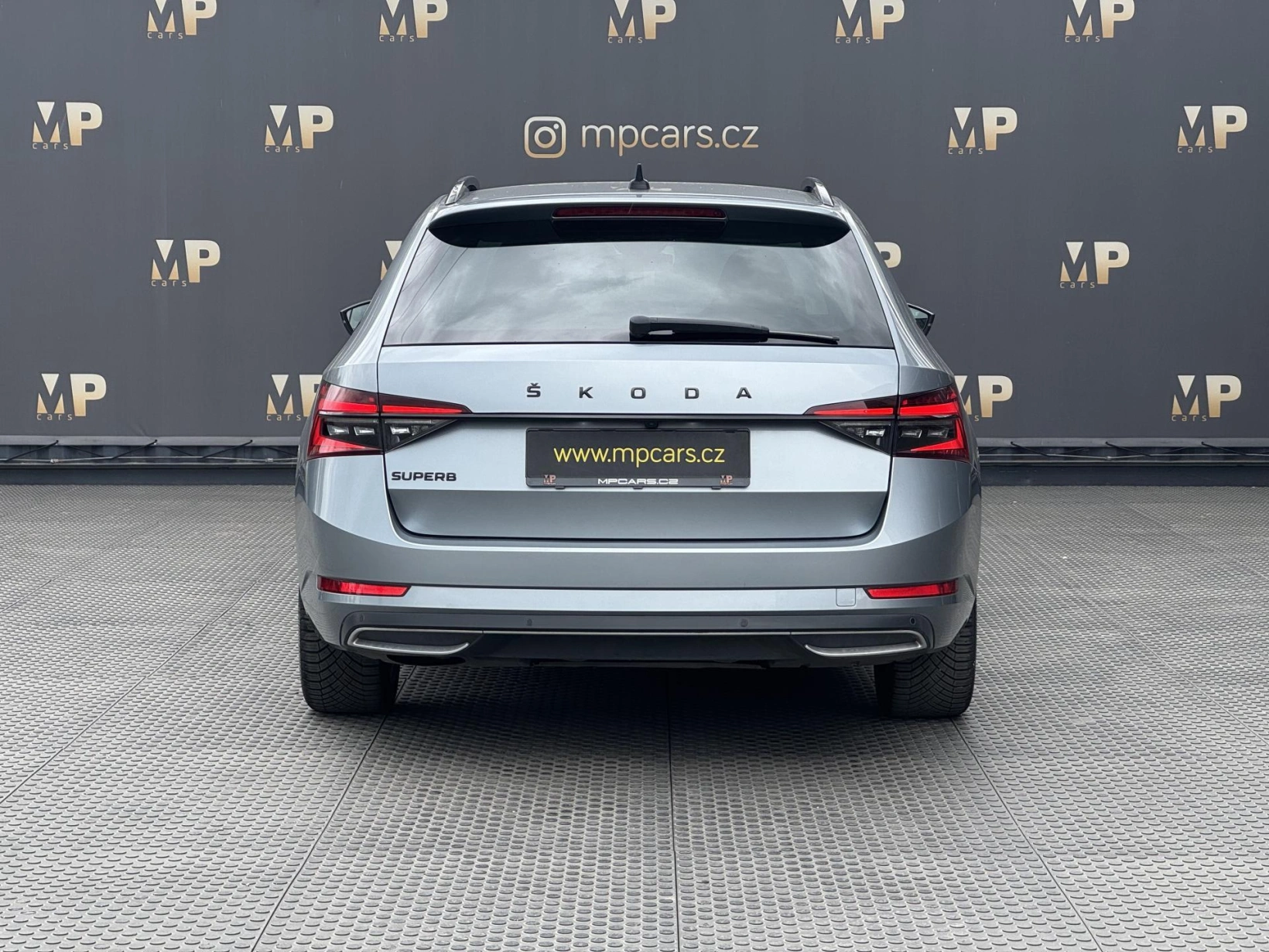 Škoda Superb – 2.0TDi DSG Sportline ACC Kessy