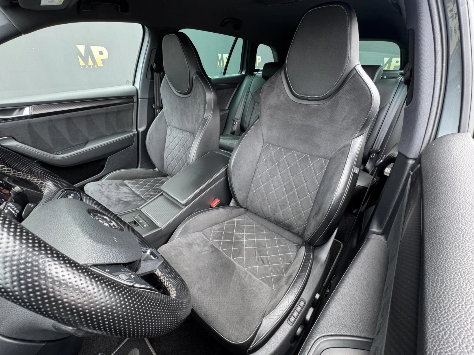 Škoda Superb – 2.0TDi DSG Sportline ACC Kessy