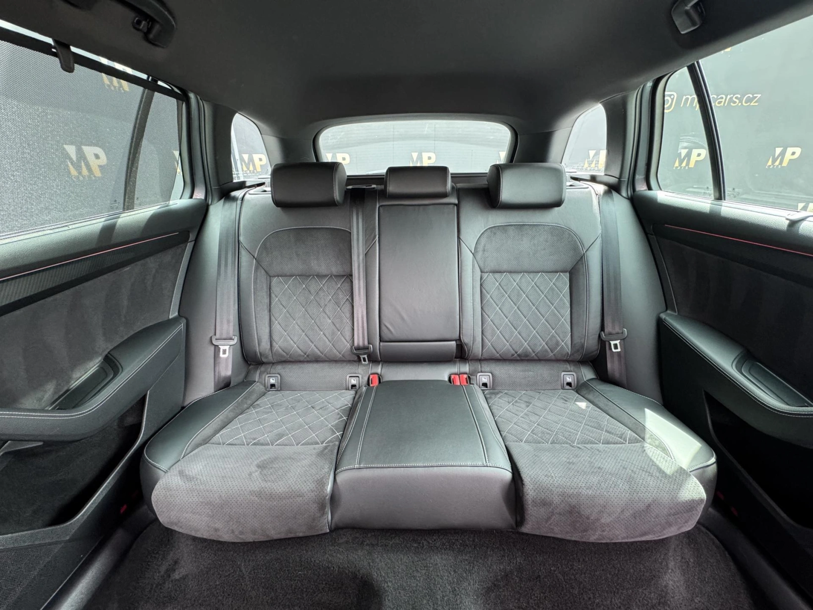 Škoda Superb – 2.0TDi DSG Sportline ACC Kessy