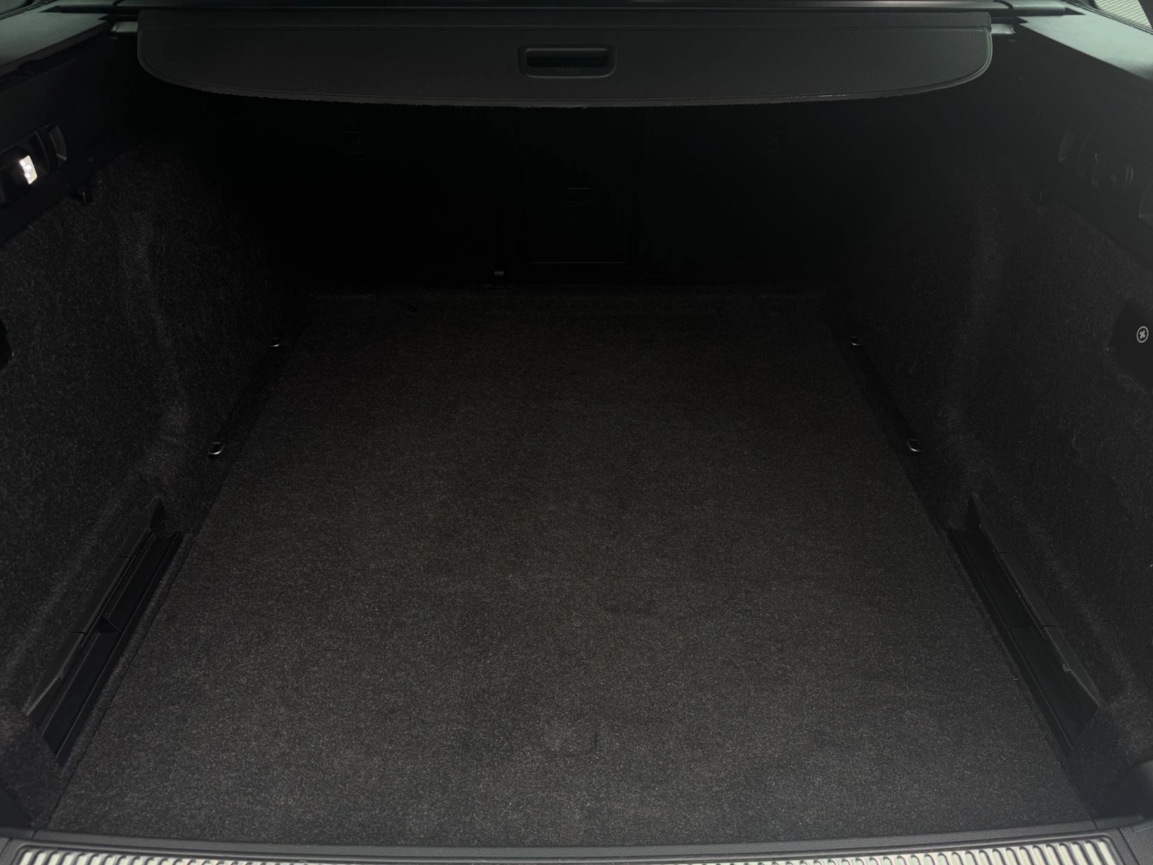 Škoda Superb – 2.0TDi DSG Sportline ACC Kessy