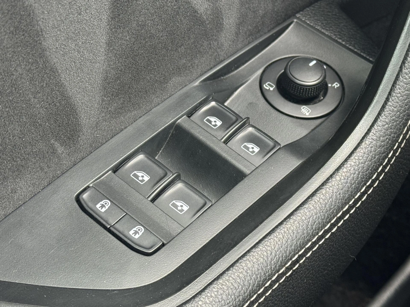 Škoda Superb – 2.0TDi DSG Sportline ACC Kessy