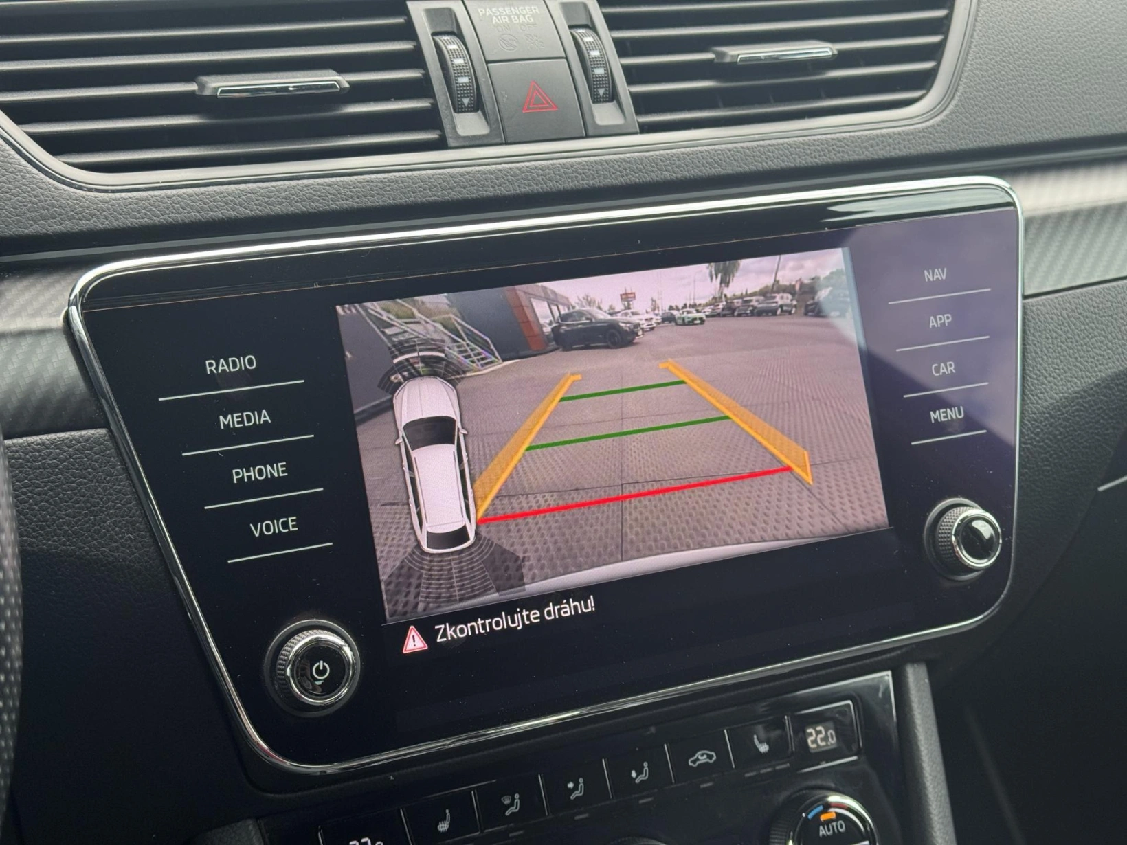 Škoda Superb – 2.0TDi DSG Sportline ACC Kessy